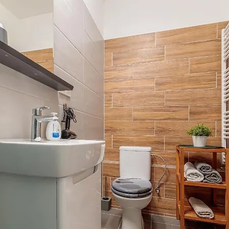 Jonashouse - Great Location Near Center- Personal Or Self Check-in * Bratislava