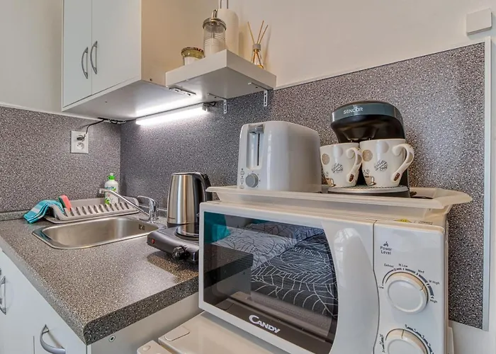 Jonashouse - Great Location Near Center- Personal Or Self Check-in