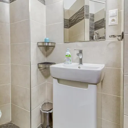 Jonashouse - Great Location Near Center- Personal Or Self Check-in * Bratislava