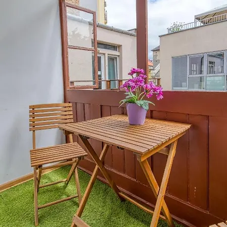 Jonashouse - Great Location Near Center Daire Bratislava