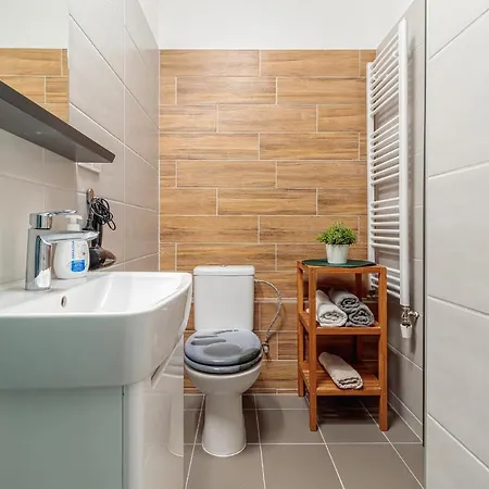 Jonashouse - Great Location Near Center Daire *