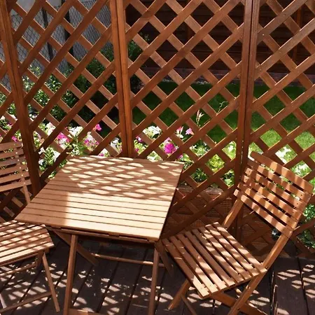 Jonashouse - Great Location Near Center *